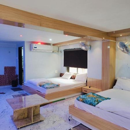 Hotel The Maheshwari Residency Ayodhya Esterno foto