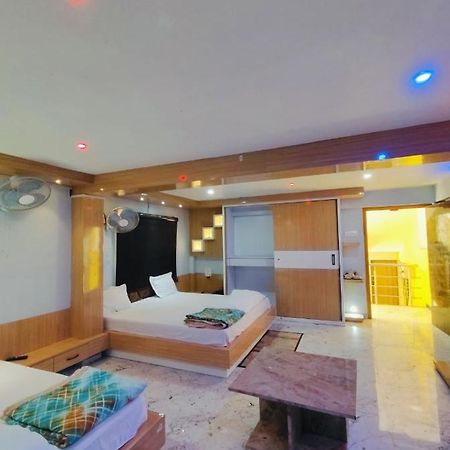 Hotel The Maheshwari Residency Ayodhya Esterno foto