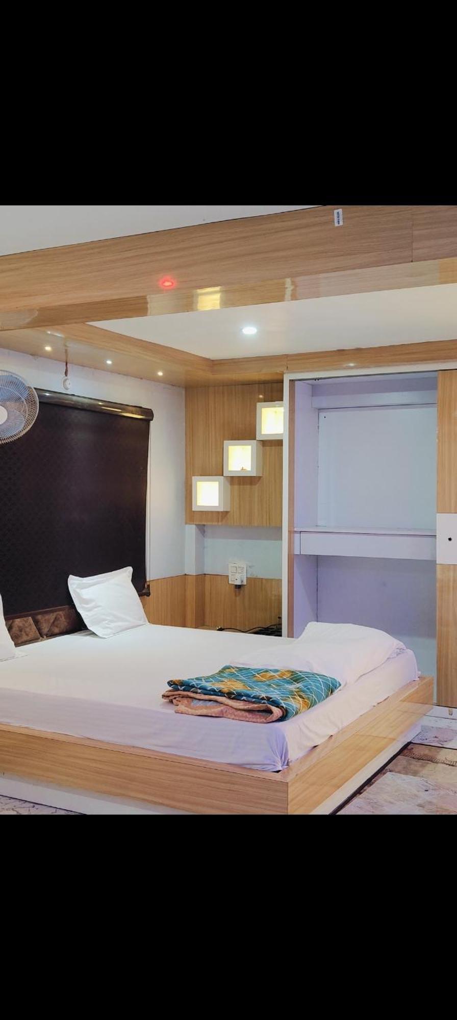 Hotel The Maheshwari Residency Ayodhya Esterno foto